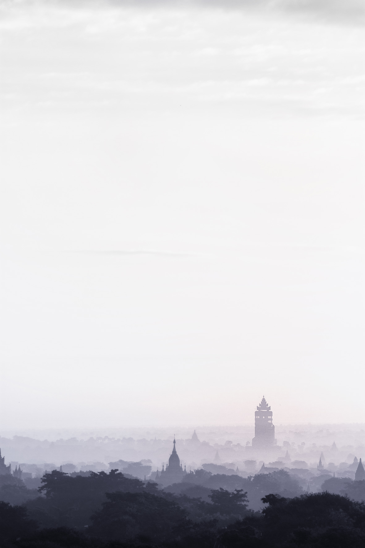 Sunrise at Bagan (Myanmar) from Myengon Pagoda